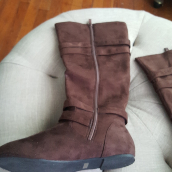 Shoes - Picture 5 of 5